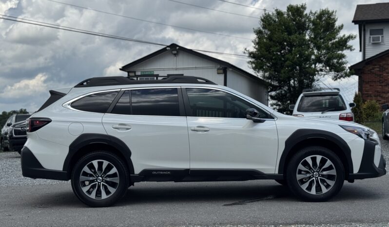 
								2024 Subaru Outback Limited XT / 8k full									