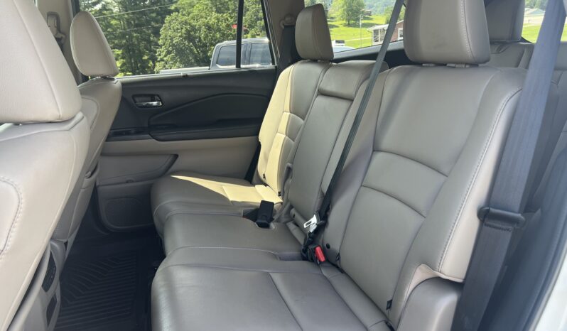 
								2019 Honda Pilot EX-L / 65k full									